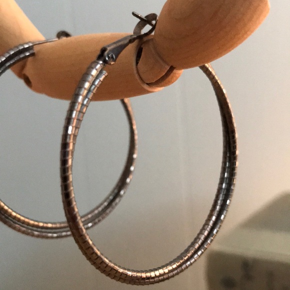 Jewelry - CLEARANCE Vintage 90’s Fashion Statement Hoops